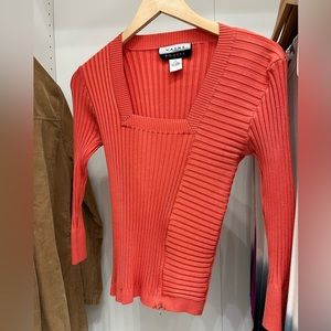 Medium Orange Mid-sleeve fitted Wayne Rogers top